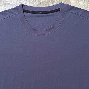 Lululemon Shirt Mens 2XL Purple Zeroed In Short Sleeve Tee Gym Essentials
